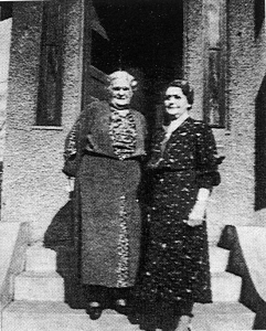 Carrie Wisemiller and Eva Carisch